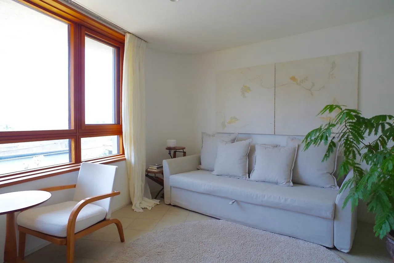 Sango Katase Guest Rooms Fujisawa Japan